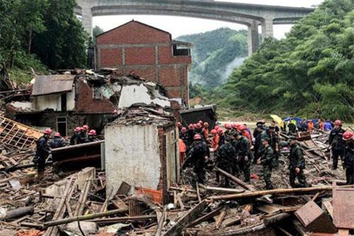 Bão Lekima gây sập nhà cao tầng ở Trung Quốc, số người chết tăng lên 49