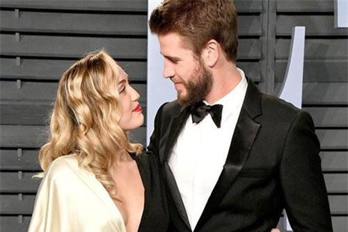Tuyên bố "đường ai nấy đi", Miley Cyrus và Liam Hemsworth vẫn quyết không nộp đơn ly hôn