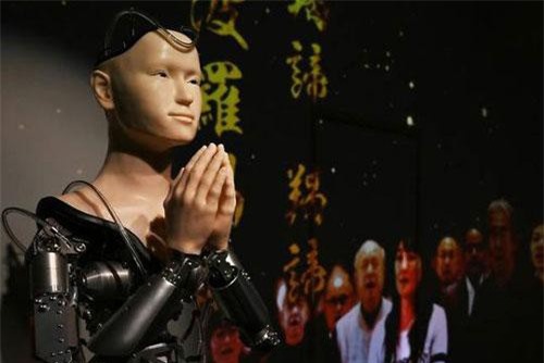 Đền thờ 400 tuổi Nhật Bản gây “sốt” vì dùng nhà sư robot giá 1 triệu USD