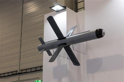 Soi “mặt” tên lửa chống tăng mới của trực thăng Apache Mỹ