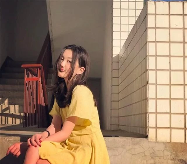Ảnh đoàn tụ hiếm hoi của Vương Phi và con gái thứ hai - 5 Ảnh đoàn tụ hiếm hoi của Vương Phi và con gái thứ hai - 5