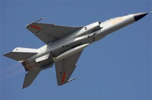  Wei Dongxu - chuyên gia quân sự ở Bắc Kinh nói với Hoàn Cầu rằng, thiết kế khí động học của JH-7A II dường như không khác nhiều so với JH-7A, tuy nhiên các hệ thống bên trong đã được nâng cấp nhiều. Nguồn ảnh: Airliners.net
