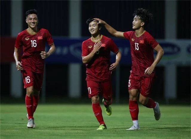 Martin Lo ghi bàn, U22 Việt Nam thắng dễ Kitchee - 6