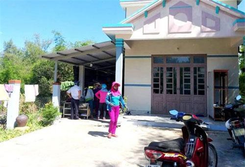 Quảng Nam: Khởi tố vụ án chồng dùng dao cứa cổ vợ rồi tự sát