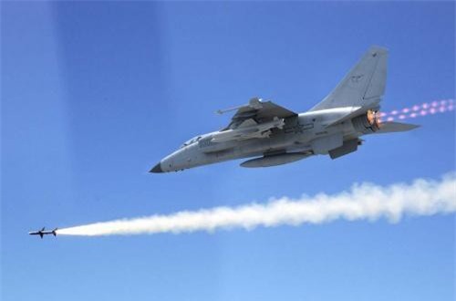 Trung Quốc lần đầu tiết lộ tiêm kích – bom thế hệ mới nhất