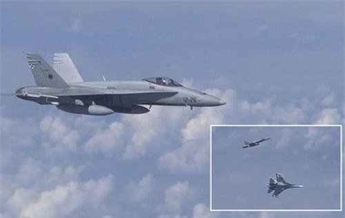 Su-27 chặn máy bay NATO áp sát phi cơ chở Bộ trưởng Quốc phòng Nga