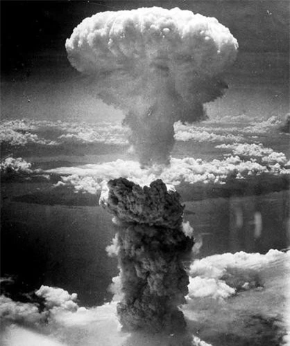 Ngày 6/8/1945, trong tháng cuối cùng của Chiến tranh Thế giới thứ hai, quân đội Mỹ đã ném xuống Hiroshima quả bom nguyên tử đầu tiên trong lịch sử nhân loại và quả bom này được chở tới đây bằng máy bay ném bom B-29. Nguồn ảnh: Nuclearfile.