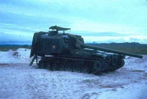Pháo tự hành nòng dài M53 cỡ 155 mm. Ảnh: War History Online.