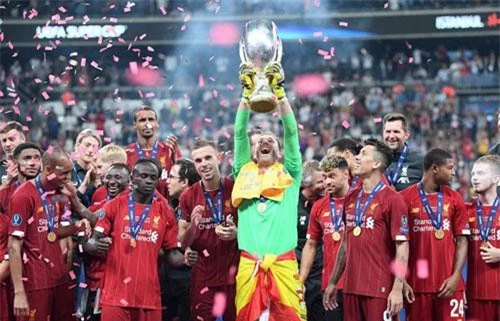 Liverpool lần thứ tư lên ngôi ở Siêu cup châu Âu.