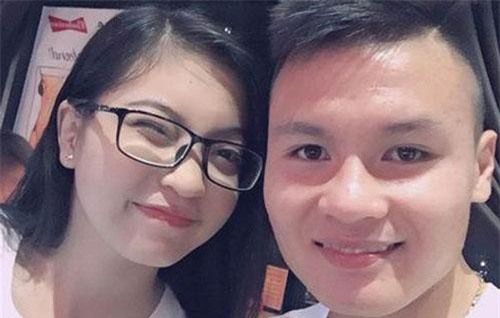 Giữa tin đồn Quang Hải nhanh chóng có bạn gái mới sau khi chia tay, Nhật Lê phản ứng thế nào?