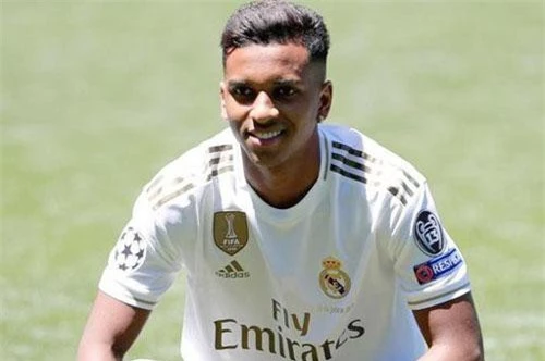 Rodrygo là cái tên mới nhất trong danh sách các tân binh của Real Madrid gia nhập đội ngũ “thương binh”.