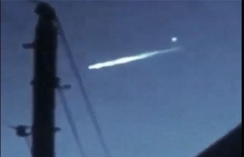 Vật thể bay bí ẩn xuất hiện trên các kim tự tháp ở Ai Cập