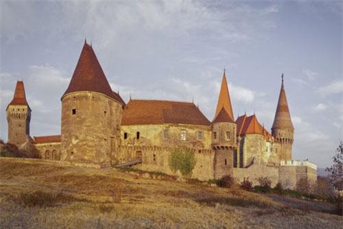 Sự thật 10 lâu đài ma ám khét tiếng thế giới