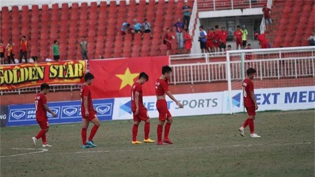 HLV Hoàng Anh Tuấn nói gì sau thất bại khó tin trước U18 Campuchia? - 2