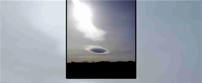 nguoi ngoai hanh tinh giau ufo sau dam may nhung bi mat troi lam lo hinh anh 1