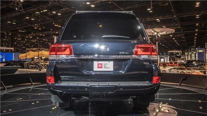 2020-toyota-land-cruiser-heritage-edition-1-6.jpg