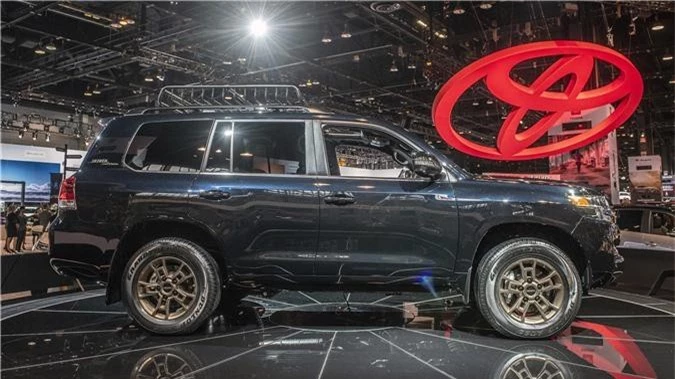 2020-toyota-land-cruiser-heritage-edition-1-4.jpg