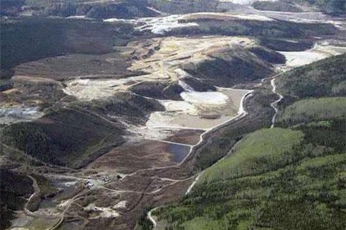 Con sông đắt đỏ nhất thế giới, dưới đáy chứa toàn vàng chỉ việc đến múc lên đem bán