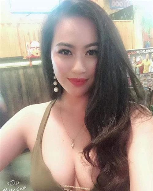 Cô nàng có nickname Mimi này đang là hot girl, người mẫu ảnh có tiếng ở Sài thành.