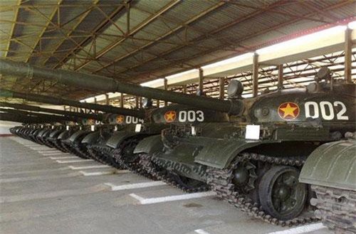 Cực hiếm cảnh xe tăng T-62 Việt Nam diễn tập hiệp đồng