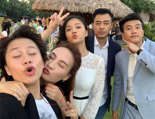 Bao nhiêu "tinh hoa" dồn hết vào 5 tập ngoại truyện, cớ gì tập cuối Về Nhà Đi Con lại kết bằng màn livestream cho hụt hẫng?