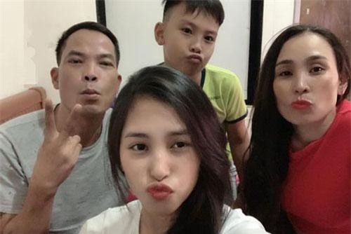 Hoa hậu Tiểu Vy “có lúc tưởng mất tất cả”, “chán không muốn sống”