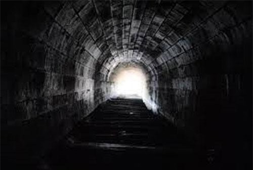 5 đường hầm ma ám nổi tiếng thế giới