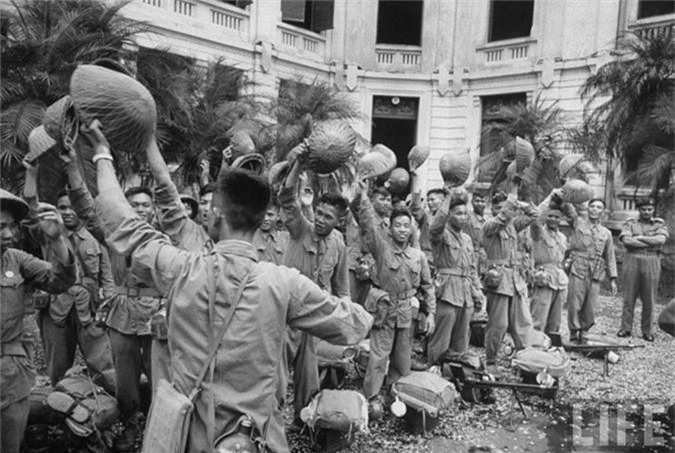 Anh doc: Ha Noi vui nhu hoi ngay giai phong 10/10/1954-Hinh-10