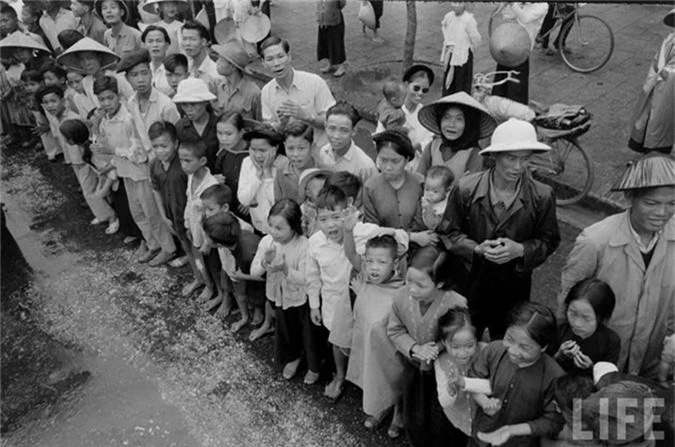 Anh doc: Ha Noi vui nhu hoi ngay giai phong 10/10/1954-Hinh-13