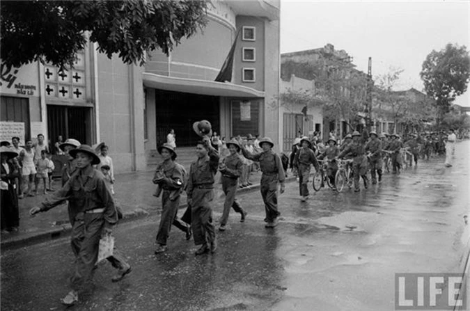 Anh doc: Ha Noi vui nhu hoi ngay giai phong 10/10/1954-Hinh-4