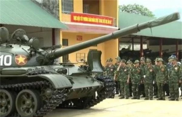 Cuc hiem canh xe tang T-62 Viet Nam dien tap hiep dong-Hinh-5