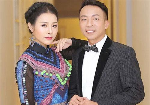 Chuyện tình 'đũa lệch' Việt Hoàn hơn vợ 18 tuổi vượt mọi lời đàm tiếu