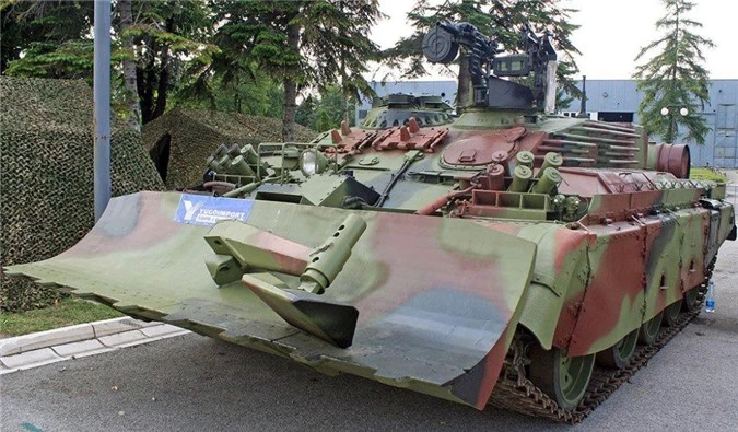 Xe thiết giáp lai VIU-55 được phát triển trên khung gầm T-55.