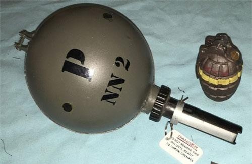 Kỳ dị lựu đạn như "keo dính chuột" trong Chiến tranh Thế giới thứ 2