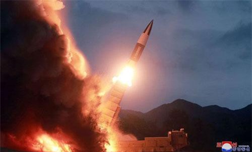 Triều Tiên phóng 2 tên lửa, tuyên bố không bao giờ đàm phán với Hàn Quốc