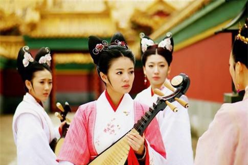 Khốc liệt quá trình tuyển vợ cho Hoàng đế đầy nghiệt ngã