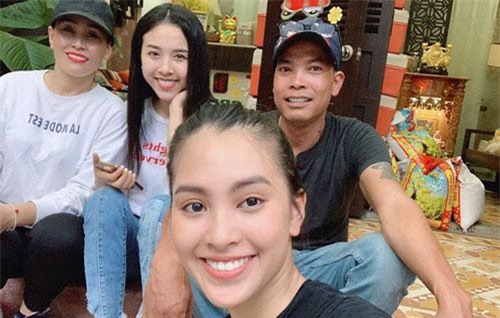 Hoa hậu Tiểu Vy gây bất ngờ khi chia sẻ đã từng chán nản đến mức không muốn sống