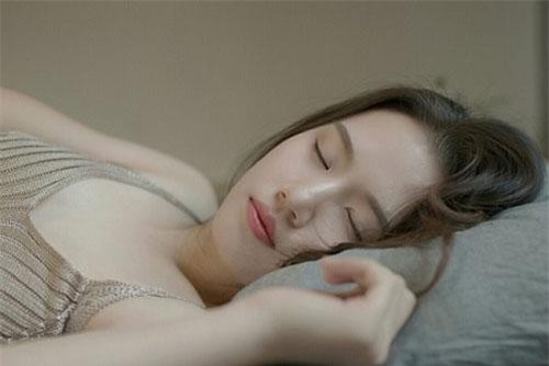 Buổi sáng cứ duy trì 8 thói quen này khiến quá trình giảm cân thành "công cốc", bỏ ngay trước khi quá muộn