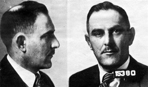 H&#x1ED3; s&#x1A1; Interpol: Si&#xEA;u l&#x1EEB;a c&#xF3; &#x27;ngo&#x1EA1;i h&#xEC;nh th&#xF4;i mi&#xEA;n&#x27; hai l&#x1EA7;n b&#xE1;n Th&#xE1;p Eiffel