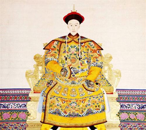 Bí mật động trời sau biểu tượng 9 rồng trên long bào đế vương