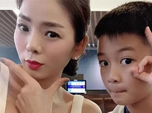Lâu mới xuất hiện bên mẹ, con trai 8 tuổi của Lệ Quyên gây sốt vì độ soái