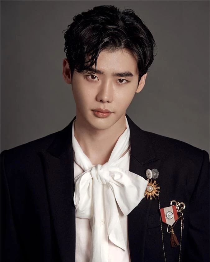 20180315-tinh-dich-cua-nha-phuong-bat-ngo-nen-duyen-cung-lee-jong-suk-1