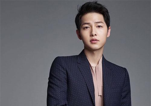 Hậu ly hôn, Song Joong Ki chứng tỏ sức hút chẳng kém cạnh Song Hye Kyo khi nghiễm nhiên lọt top "nam thần" Hàn Quốc