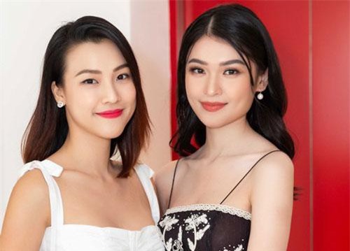 Hoàng Oanh - Thùy Dung khoe nhan sắc "kẻ tám lạng người nửa cân" khi cùng đứng chung 1 khung hình