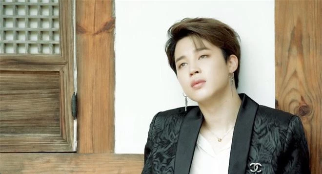 Lại thêm một tháng nữa Jimin xuất sắc giữ vị trí đầu của bảng xếp hạng giá trị thương hiệu idol nam Kpop. Đây là tháng thứ 8 liên tiếp trong năm nay thành viên BTS giữ vị trí này.