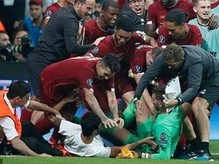 Liverpool mất thủ môn vì lý do lãng xẹt