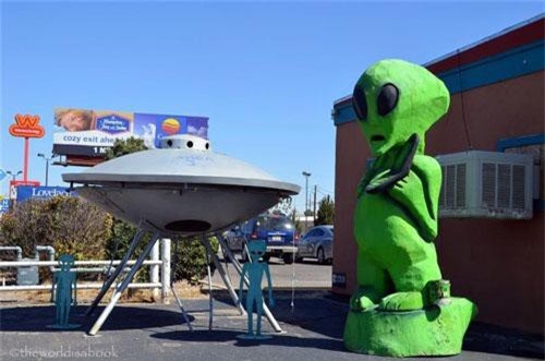 Dạo quanh những thành phố, thị trấn kỳ quặc nhất hành tinh