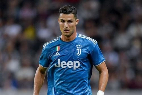 Tiền đạo: Cristiano Ronaldo (Juventus).