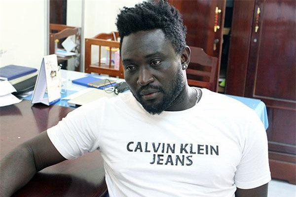 Câu chuyện pháp luật: Cựu cầu thủ V-League lừa đảo các quý bà hơn 1 tỷ đồng