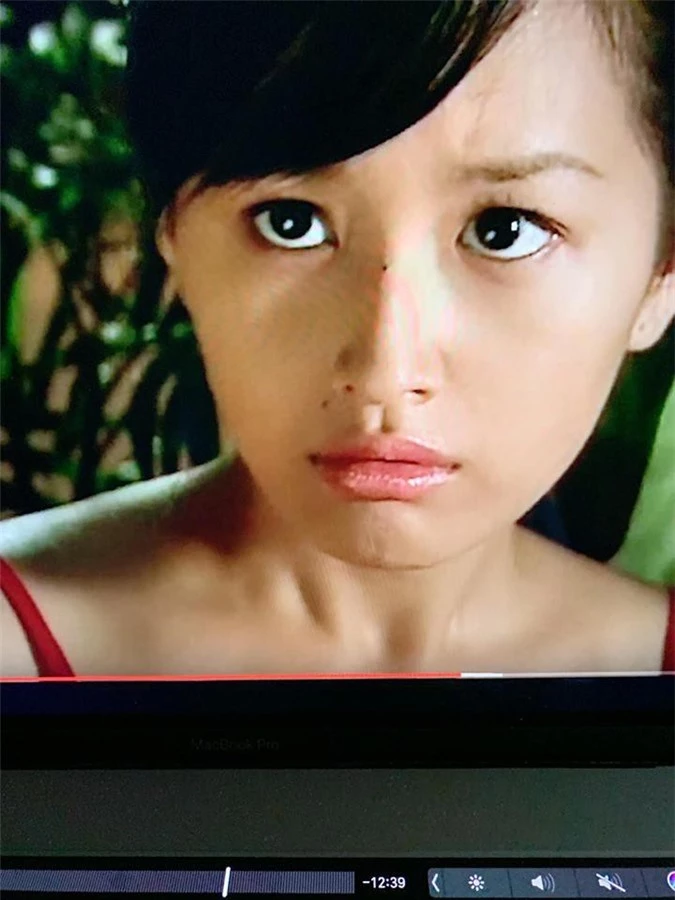 Mai Phương Thúy lấn sân sang điện ảnh năm 20 tuổi với bộ phim "Âm tính".